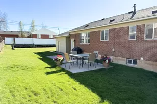 4546 S 300 E, Washington Terrace, UT 84405 - Photo 17