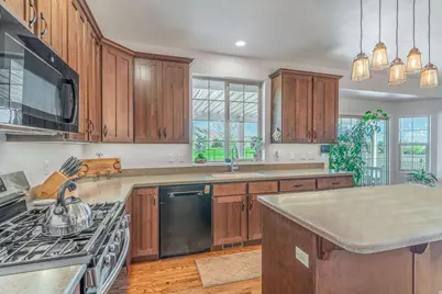 777 E Apple Blossom Way, Fruit Heights, UT 84037 - Photo 3