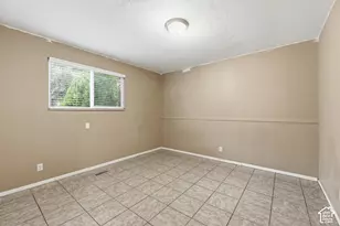 556 N New Star Dr W, Salt Lake City, UT 84116 - Photo 17
