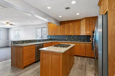 1541 E Lone Peak Dr S, Holladay, UT 84117 - Photo 5