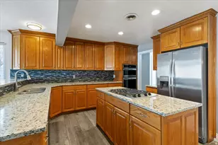 1541 E Lone Peak Dr S, Holladay, UT 84117 - Photo 3