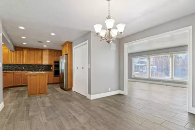 1541 E Lone Peak Dr S, Holladay, UT 84117 - Photo 7