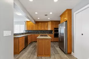 1541 E Lone Peak Dr S, Holladay, UT 84117 - Photo 5