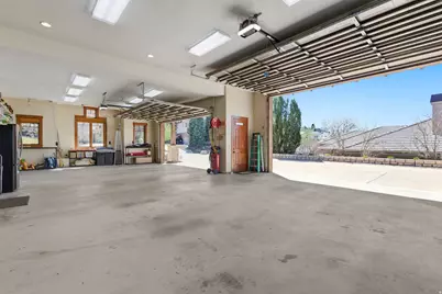 16 Snow Forest Ln, Sandy, UT 84092 - Photo 27