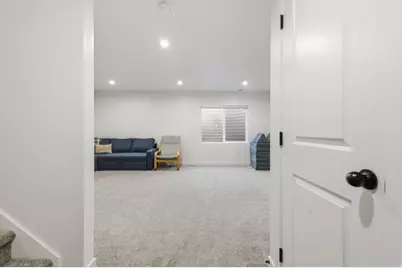 9387 N Vernham Ln, Eagle Mountain, UT 84005 - Photo 23
