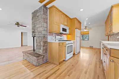 1889 E 4675 S, Holladay, UT 84117 - Photo 5