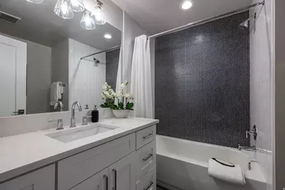 195 E North Sandrun Rd, Salt Lake City, UT 84103 - Photo 37