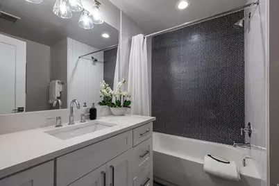 195 E North Sandrun Rd, Salt Lake City, UT 84103 - Photo 37