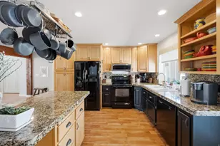 1093 E Birchbrook Circle, Cottonwood Heights, UT 84047 - Photo 9