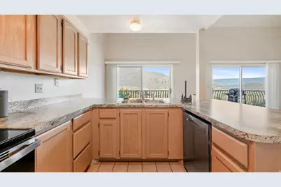 882 W Schneitter Cir, Midway, UT 84049 - Photo 9