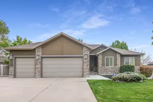 51 W Stauffer Ln S, Murray, UT 84107 - Photo 1