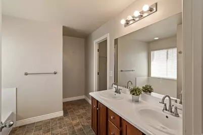 683 W Saratoga Chase Dr, Saratoga Springs, UT 84045 - Photo 11