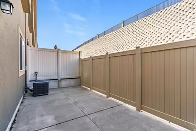 1809 E Whitetail Dr, Layton, UT 84040 - Photo 27