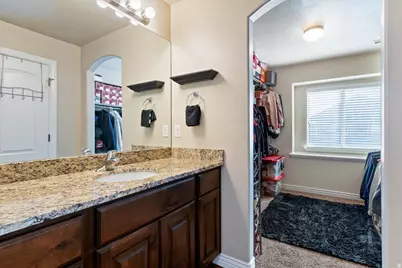 1809 E Whitetail Dr, Layton, UT 84040 - Photo 17