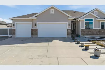 236 E Briarwood Ln, Stansbury Park, UT 84074 - Photo 33