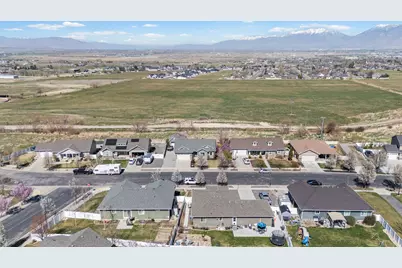 142 Deer Creek Trl, Elk Ridge, UT 84651 - Photo 5