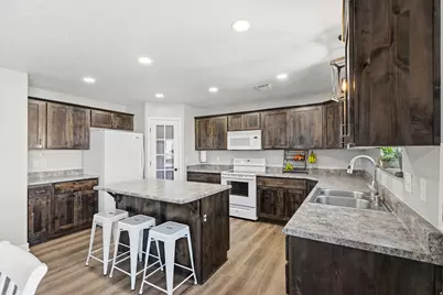 142 Deer Creek Trl, Elk Ridge, UT 84651 - Photo 15