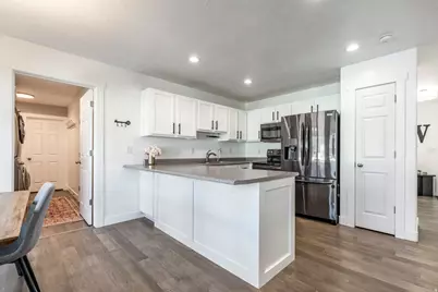 968 S 970 W, Woods Cross, UT 84087 - Photo 7