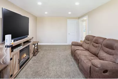 240 W 300 S, Smithfield, UT 84335 - Photo 5