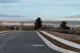 599 S Oakridge Dr E, Tooele, UT 84074 - Photo 5