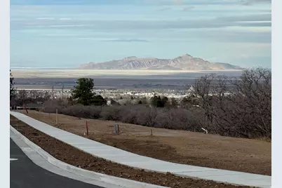 599 S Oakridge Dr E, Tooele, UT 84074 - Photo 3