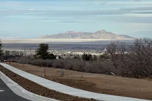 599 S Oakridge Dr E, Tooele, UT 84074 - Photo 3