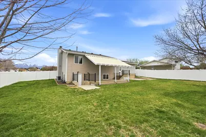 4427 S 2850 W, Roy, UT 84067 - Photo 15
