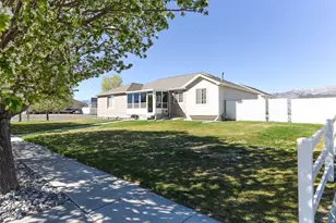 69 N Meadowlark Cir W, Grantsville, UT 84029 - Photo 3
