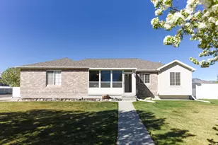 69 N Meadowlark Cir W, Grantsville, UT 84029 - Photo 1