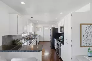 1691 E Fieldcrest Ln, Holladay, UT 84117 - Photo 9