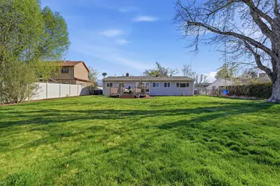 1691 E Fieldcrest Ln, Holladay, UT 84117 - Photo 25