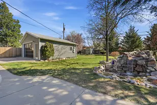 2400 E 6660 S, Cottonwood Heights, UT 84121 - Photo 37