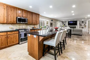 2148 E Pinecrest Ln S, Sandy, UT 84092 - Photo 7