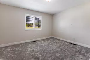 2148 E Pinecrest Ln S, Sandy, UT 84092 - Photo 23