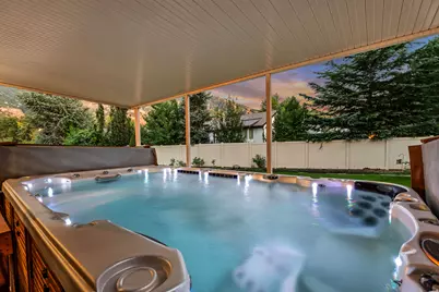 2148 E Pinecrest Ln S, Sandy, UT 84092 - Photo 17