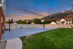 2148 E Pinecrest Ln S, Sandy, UT 84092 - Photo 37