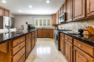 2148 E Pinecrest Ln S, Sandy, UT 84092 - Photo 9