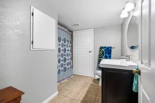 488 N Fern Dr E, Clearfield, UT 84015 - Photo 9