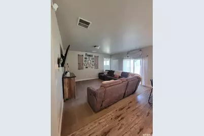 934 N Laredo Dr, Spanish Fork, UT 84660 - Photo 9