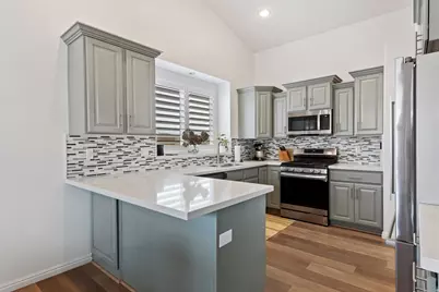 882 S Daisy Dr, Fruit Heights, UT 84037 - Photo 11