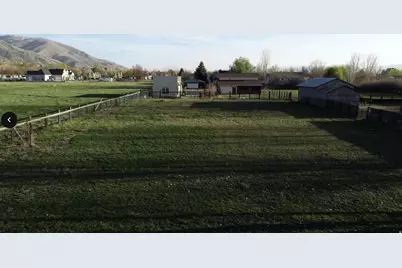 370 W 100 S #3, Providence, UT 84332 - Photo 3