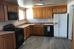 828 N Valeria Dr, Layton, UT 84041 - Photo 3