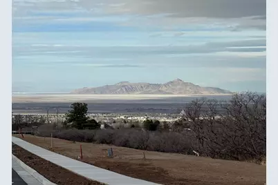 606 S Oakridge Dr E, Tooele, UT 84074 - Photo 1