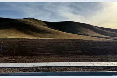 585 E Berkshire Dr S, Tooele, UT 84074 - Photo 5