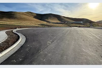 585 E Berkshire Dr S, Tooele, UT 84074 - Photo 7