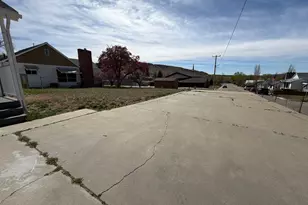 210 Ridgeway St, Helper, UT 84526 - Photo 3