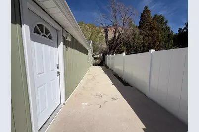 210 Ridgeway St, Helper, UT 84526 - Photo 5