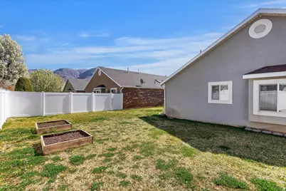 190 W Newbury Ln, Harrisville, UT 84414 - Photo 31