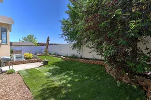 4839 W Western Hills Dr S, Riverton, UT 84096 - Photo 29
