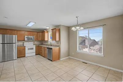 10437 N Tamarack Way, Cedar Hills, UT 84062 - Photo 9